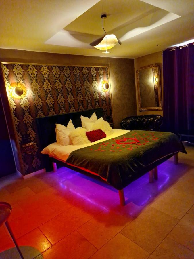 L'Aphrodite Jacuzzi Privatif Saint-Zacharie Exterior photo